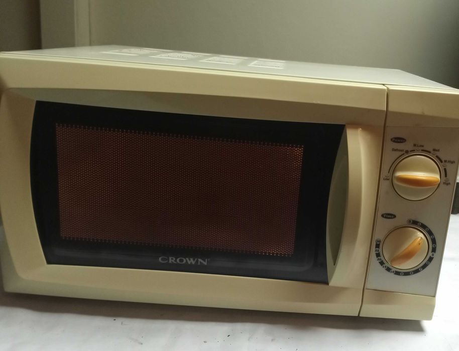 Микровълнова печка CROWN