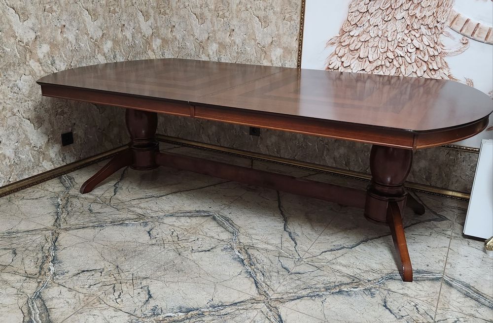 Продам деревянный стол