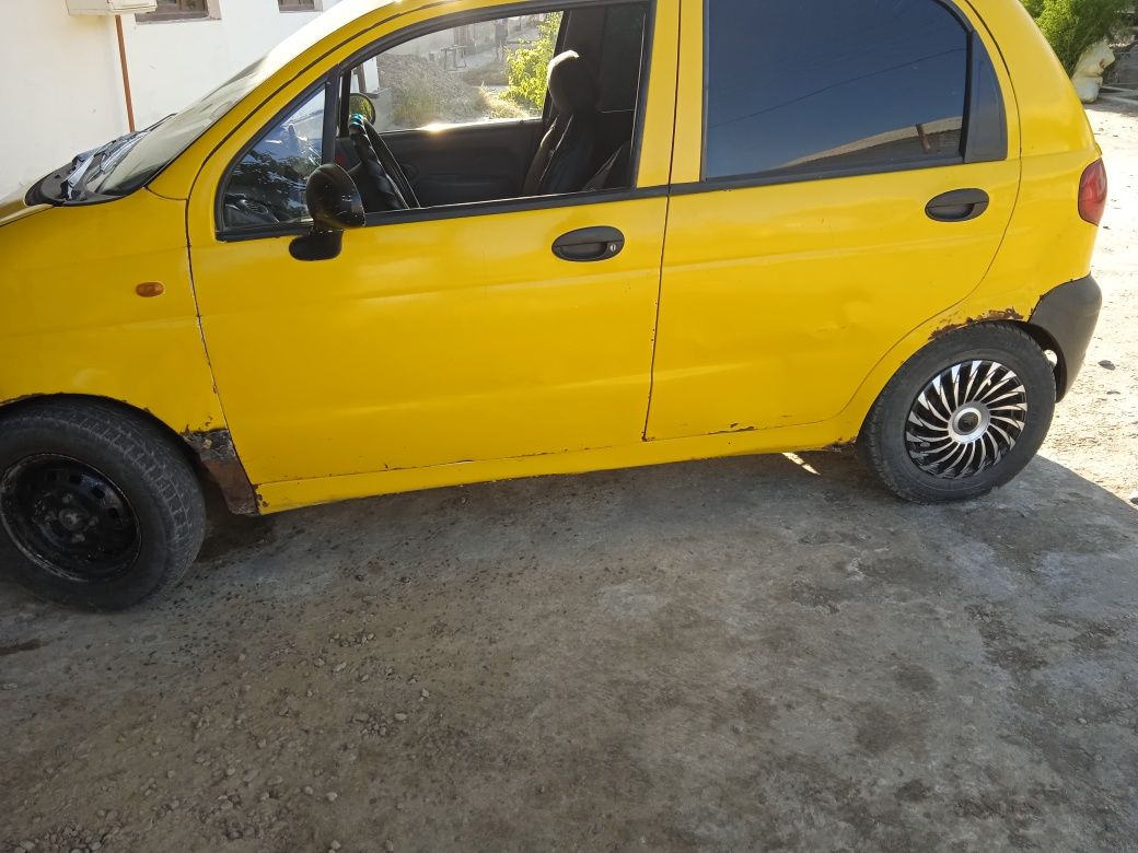 Srochni sotiladi oladigan odam tel qilsin