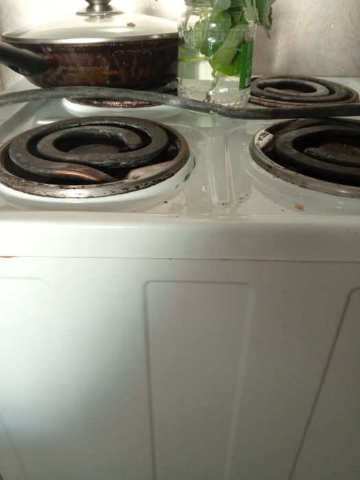 Газовая плита ,работает всё