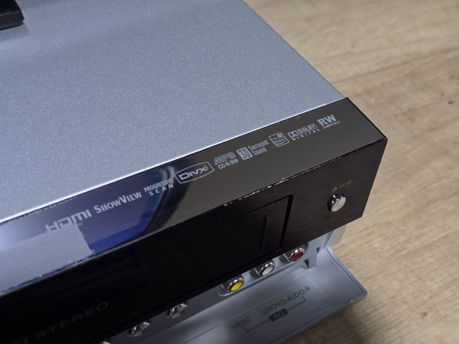 Combo player LG V192h, dvd ,vhs recorder vcr , hdmi, stereo hifi