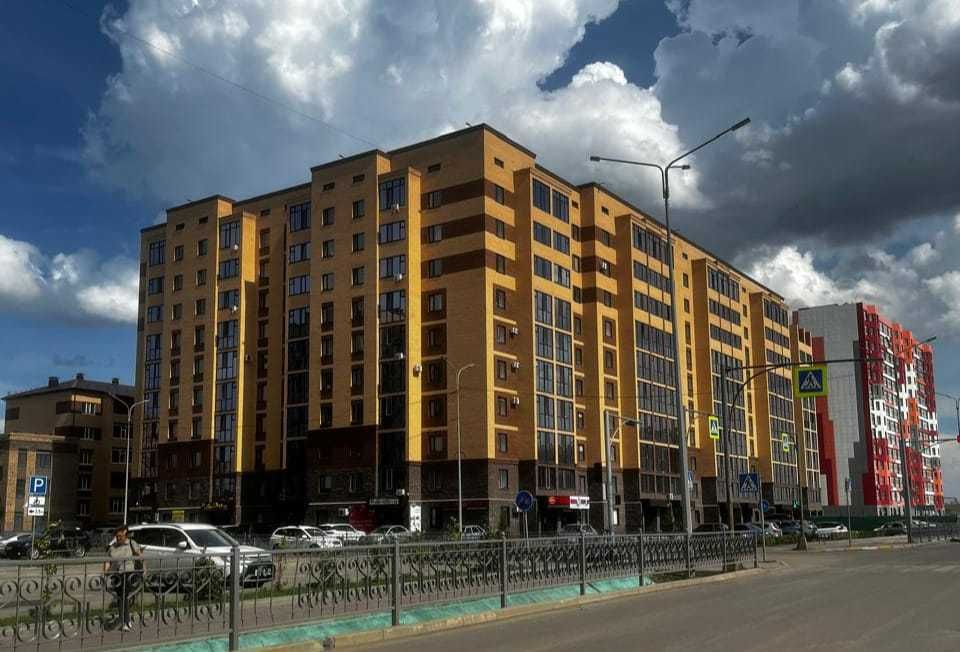 2х комн, распашонка, центральный газ, горячая вода, белые стены.