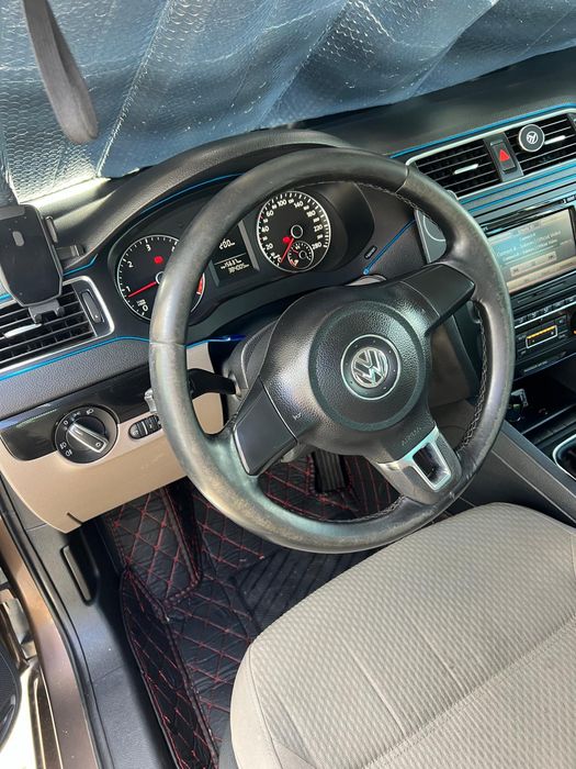 Vând urgent 5000€