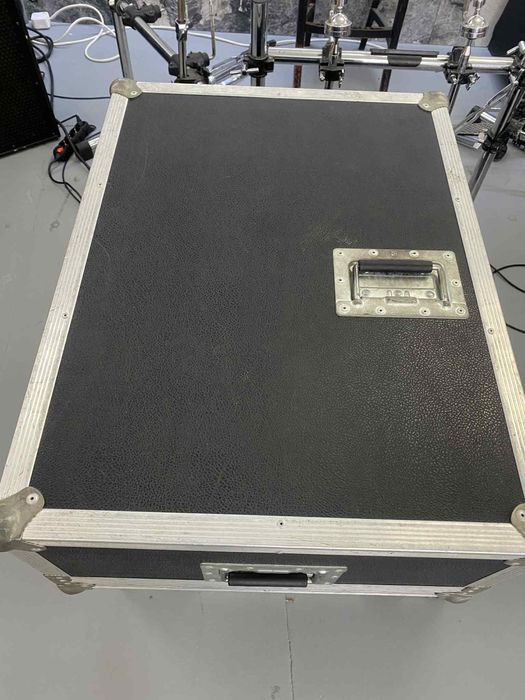 Продавам Yamaha TF1 + масивен кейс