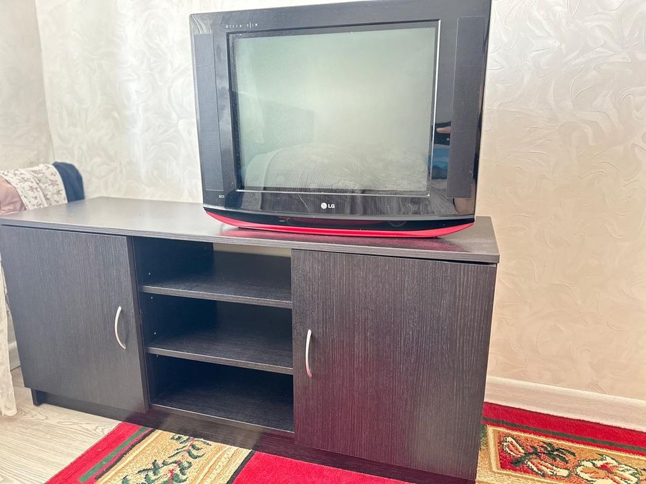 Продам подставку под телевизор Икеа