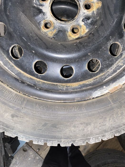 4 бр. железни джанти 16- ки, 5x114.3 с гуми 205/60/16