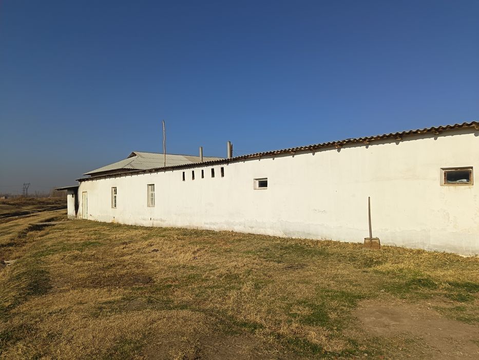 Uy sotiladi yaxwi holatda