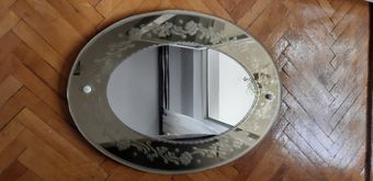 Oglinda ovala cu model