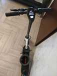 Vând trotineta Aprilia