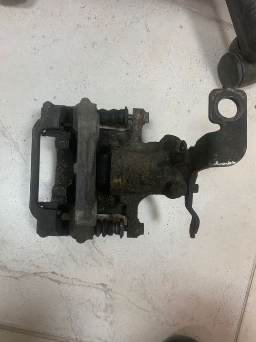 Суппорта передние тойота авенсис 2009 универсал