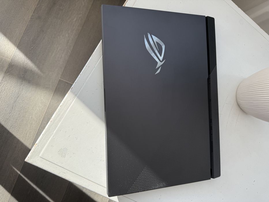 ASUS Rog Strix G173IE