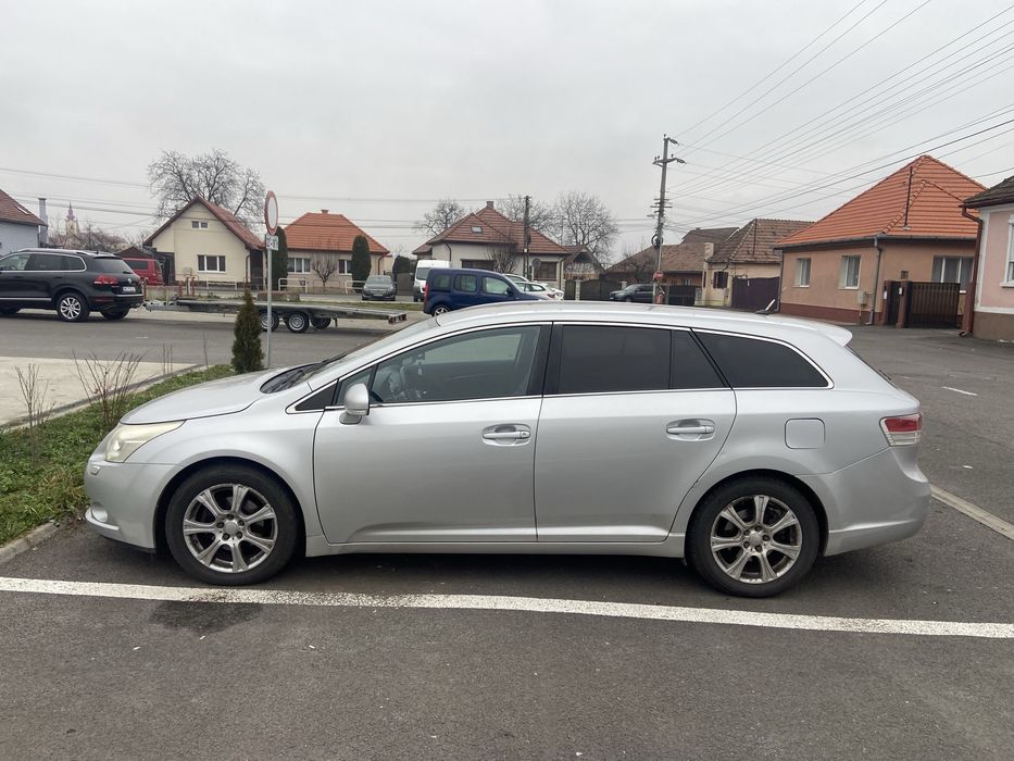 Vând Toyota Avensis T27