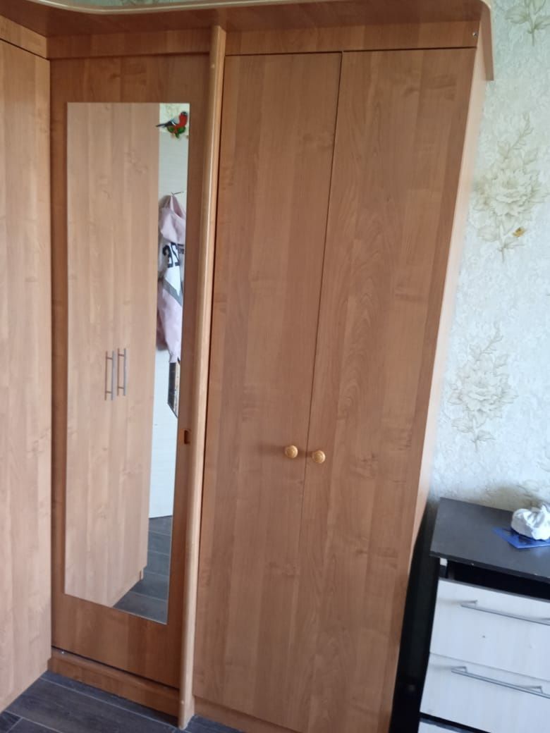 Шкаф угловой в спальню