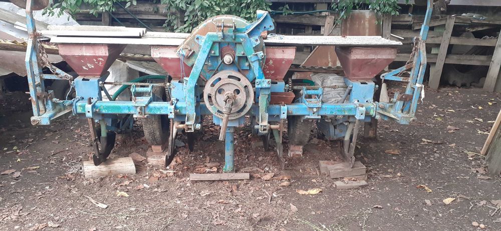 Semanatoare de porumb