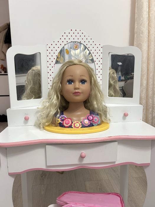 Masuta machiaj fetite si papusa