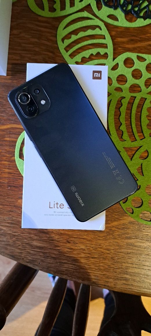 Телефон XiaoMI 11 Lite 5G