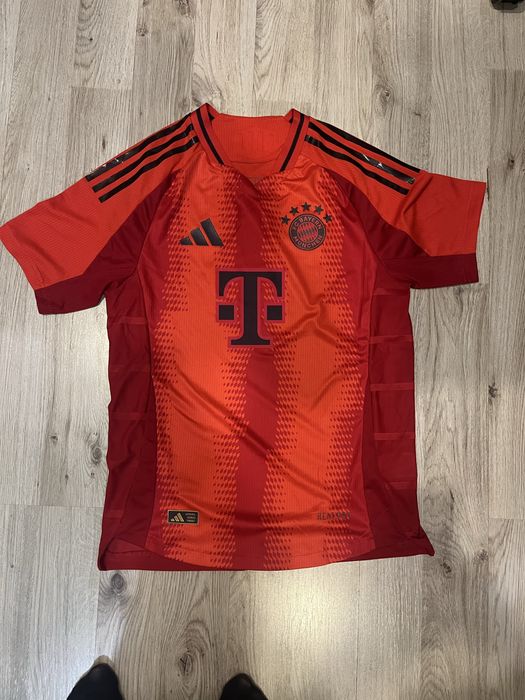 Футболен екип Bayern Munchen 2024/2025