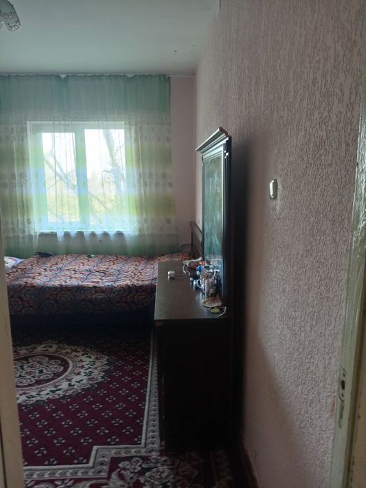 Срочно продаестя 3-х комнатная квартира в Чирчике