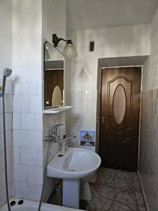 Inchiriez apartament 2 camere Craiovita Noua