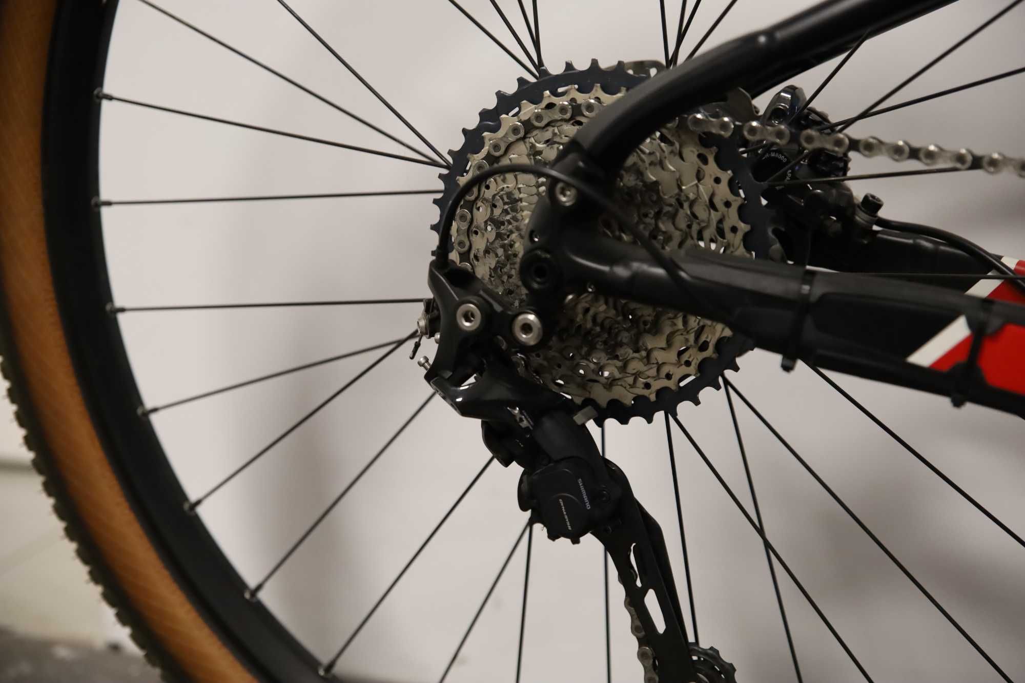 Vand Merida MTB Ninety-Six 9.800 negru-rosu-alb, ca noua, impecabila!