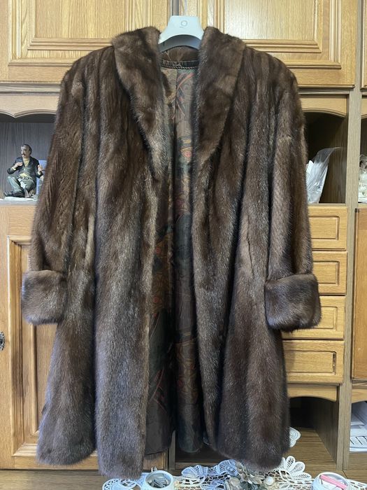 Vand haina de blana nurca