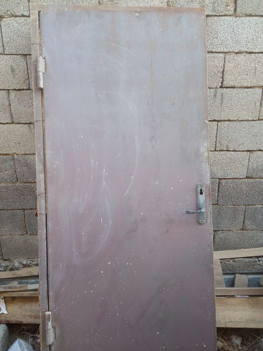 Железный дверь б/у