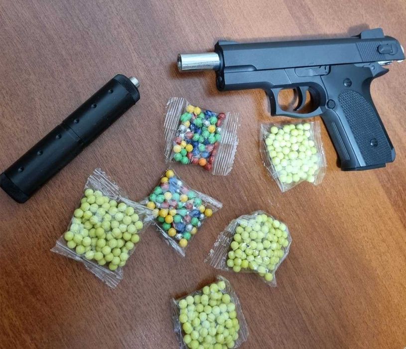 Пистолет игрушечный металлический