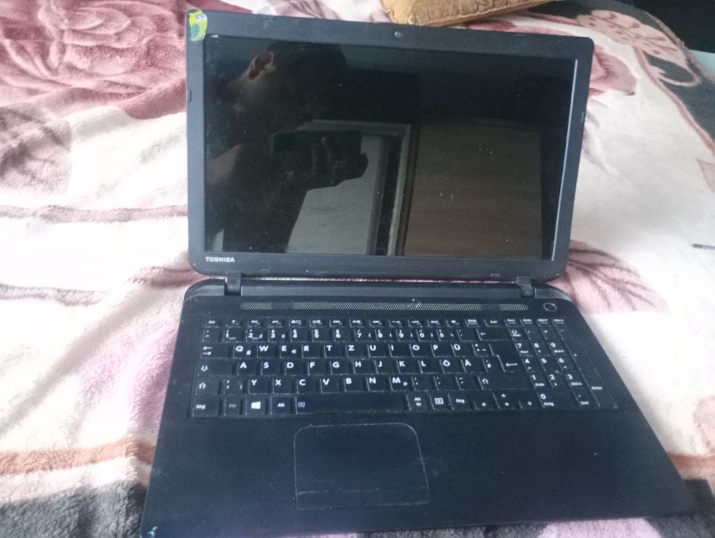 Vând laptop Toshiba satellite c50b