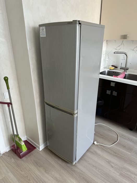 Холадельник маленький 160 см samsung