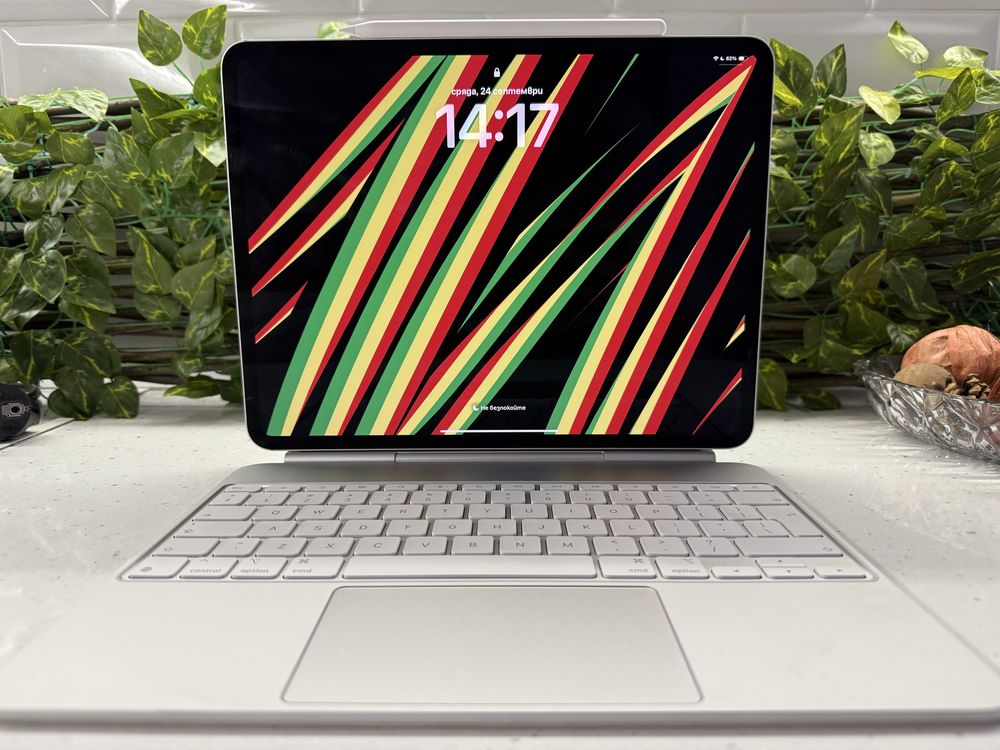 Ipad pro 13 Подарък Клавиатура и ХИМИКАЛ