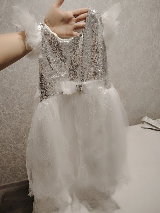 Нарядные платье на девочку