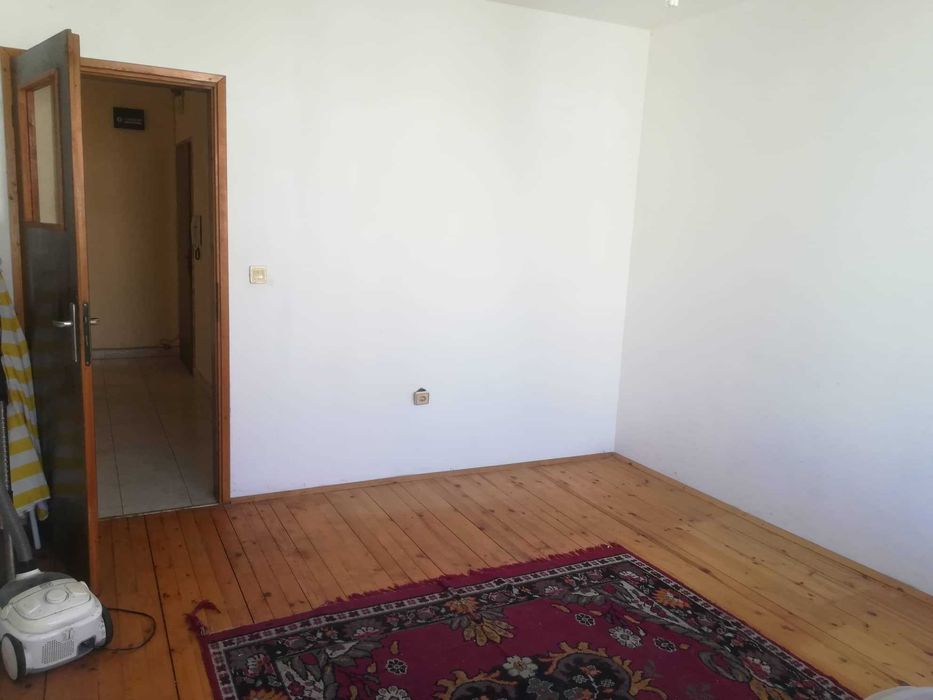 Продава се Тристаен апартамент в Бургас, Лазур - 90 кв.м за 2200 €/кв.м - Снимка #1