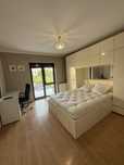 Apartament 3 camere, mobilat pe strada  Nicolae Labis