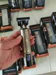 Mașină de tuns ras și contur barba cu 3 trepte de viteza și acumulator