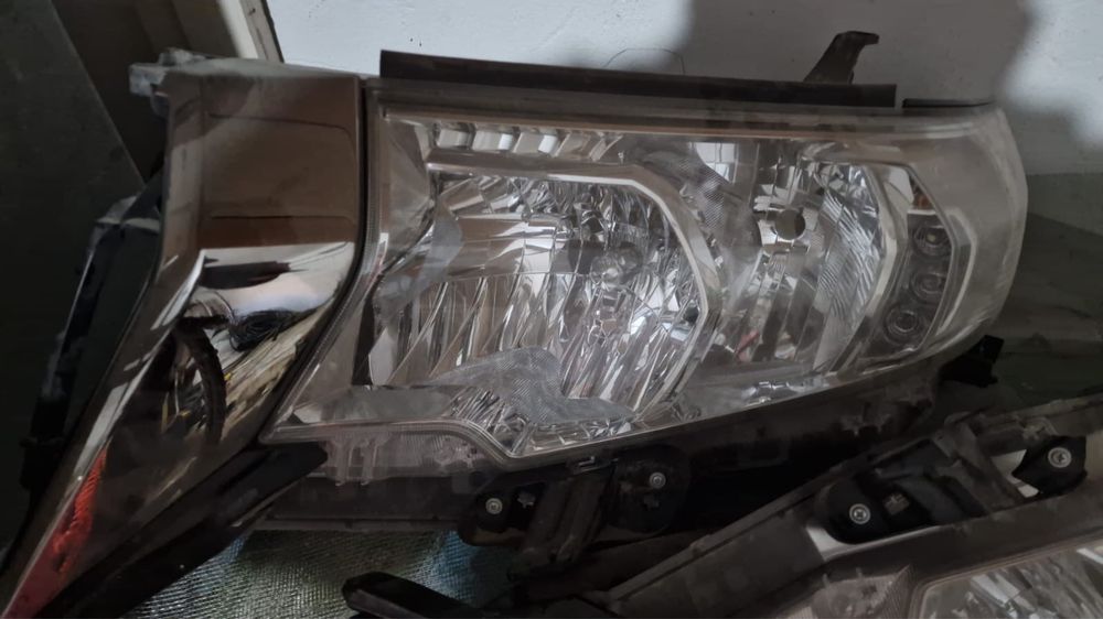 Продам фары на Toyota Land Cruiser Prado 2019