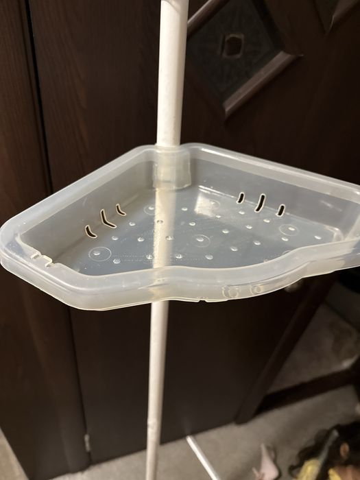 Угловые полочки в ванну