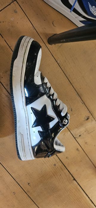 Papuci bapesta negri si albi