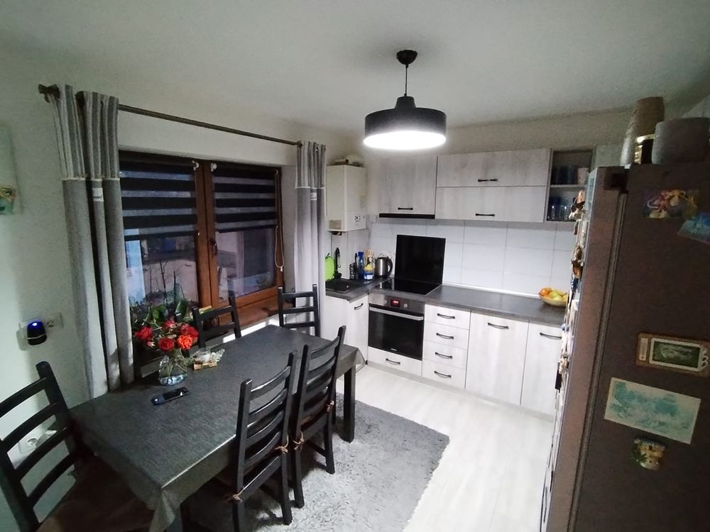 Vând casă tip duplex 4 camere în zona Unirii , Str. Mărului , Tg-Mureș