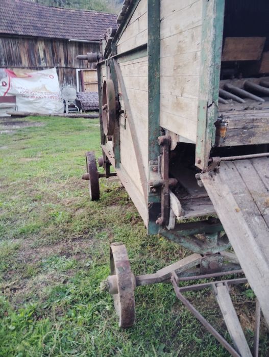 Vind sau schimb cu tractor