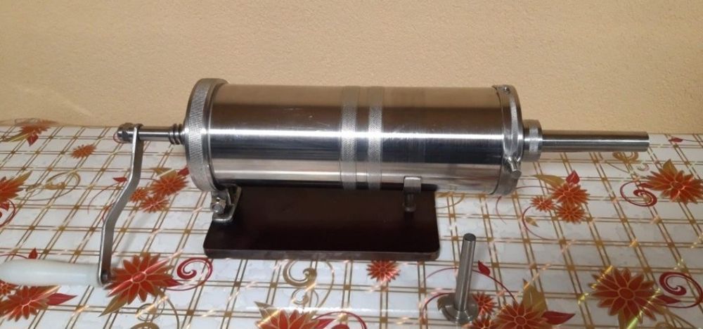 Masina de facut carnati