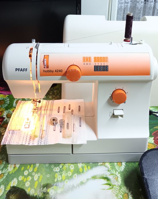 Masina de cusut PFAFF  4240 cu butoniera automata si multiple operatii