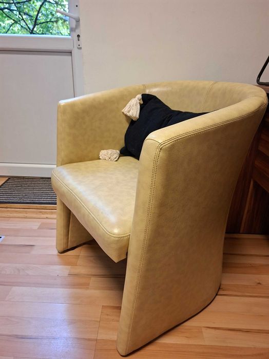 Кресло от изкуствена кожа