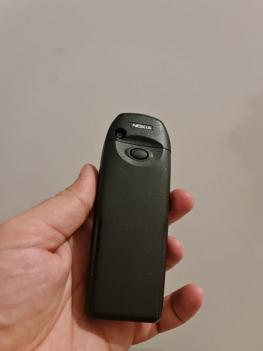 Legendarul Nokia 6310i ca nou + incarcator, functioneaza foarte bine!