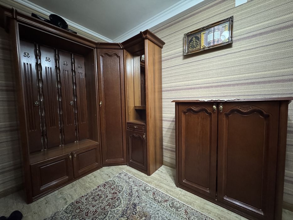 Прихожая мебель в хорошем состоянии