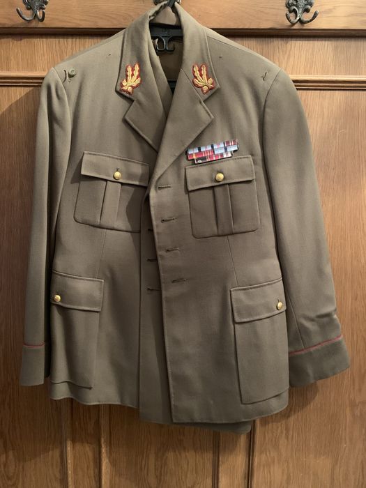 Uniforme militare autentice de general; colectie istorica rara