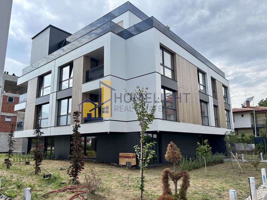 Тристаен апартамент в кв. Славия