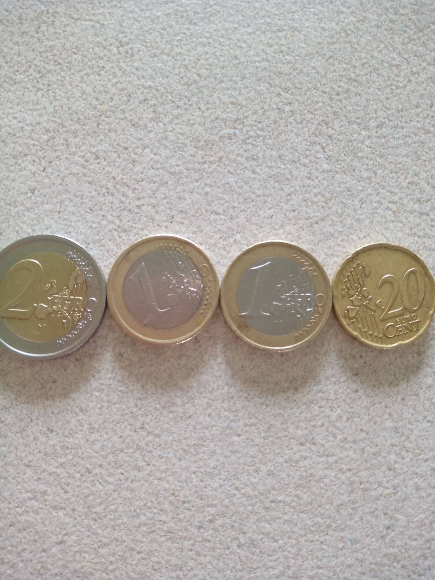 Vînd monede vechi de colecție