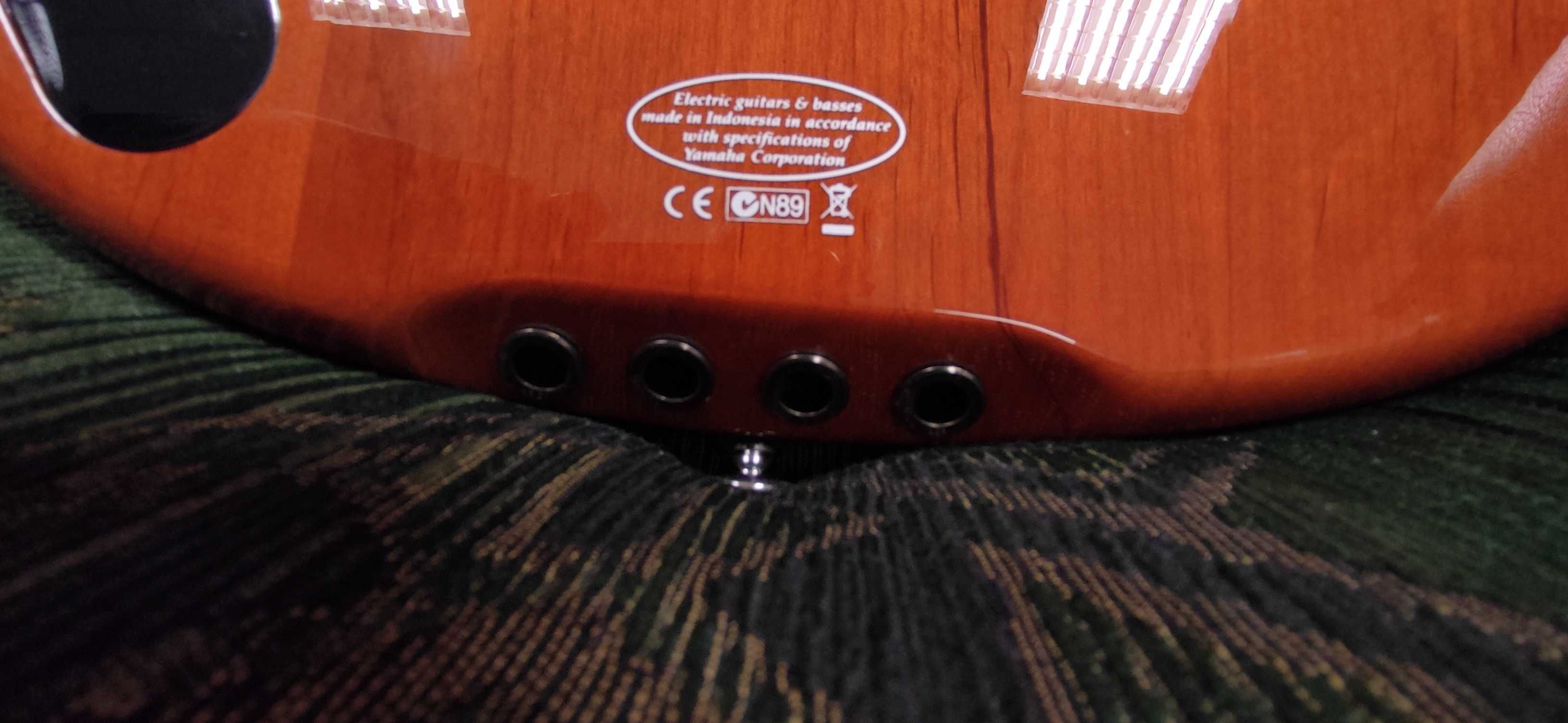 Бас китара YAMAHA BB 1024
