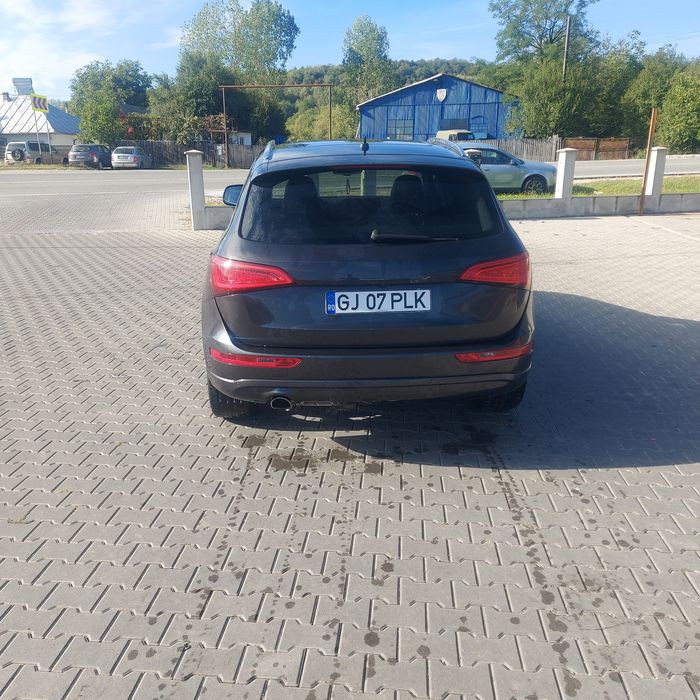 Vând Audi Q5 2013