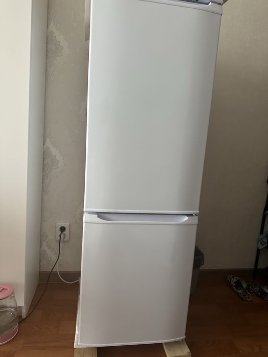 Холодильник Бирюса